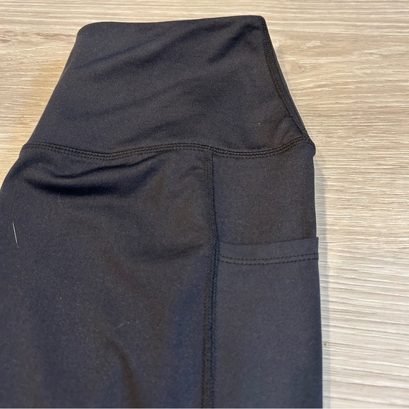 Athleivate Women's Black Compression Legging with Side and Back Pocket - Small - Picture 2 of 7